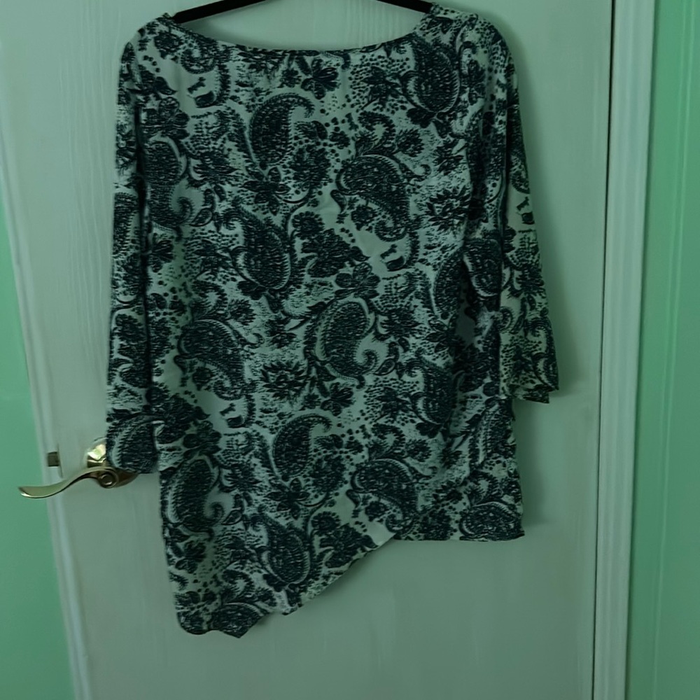 The Limited 3/4 sleeve top.